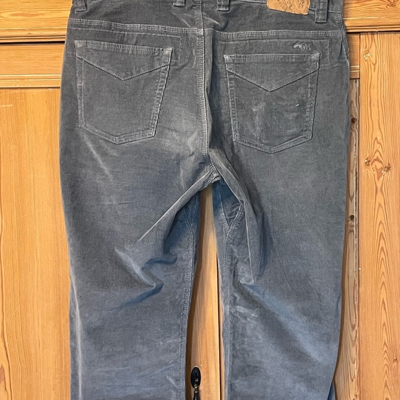 Men’s Mountain Khakis classic fit cords 38x34, medium gray, gussetted crotch - Picture 11 of 16